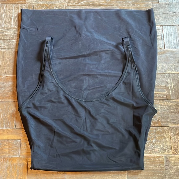 Assets Red Hot Label by Spanx Featherwight Firmers Open Bust Full Slip🖤 - Picture 10 of 11